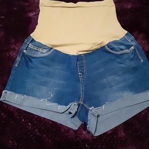 Maternity shorts